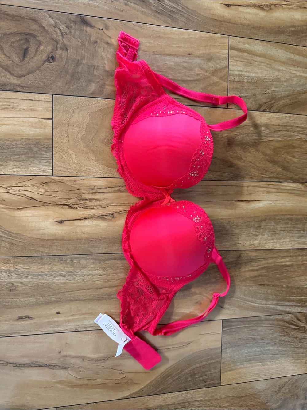 NWT Victoria's Secret Red Lace Push-Up Bra